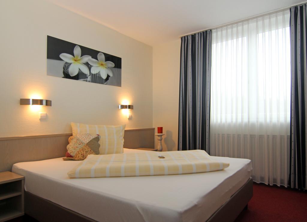 Sporthotel Öhringen Habitación foto